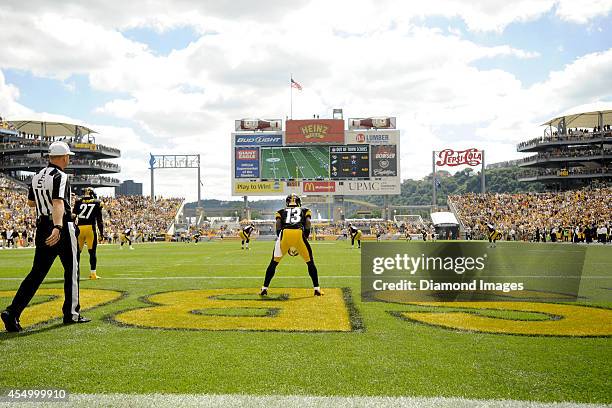 Kick returner Dri Archer of the Pittsburgh Steelers prepares for the opening kickoff a game against the Cleveland Browns on September 7, 2014 at...