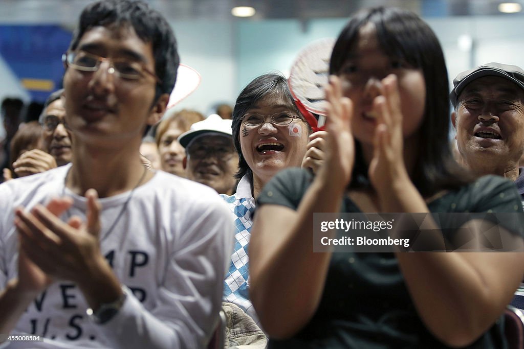 Spectators in Japan Watch Tennis Player Kei Nishikori Compete in U.S. Open Final