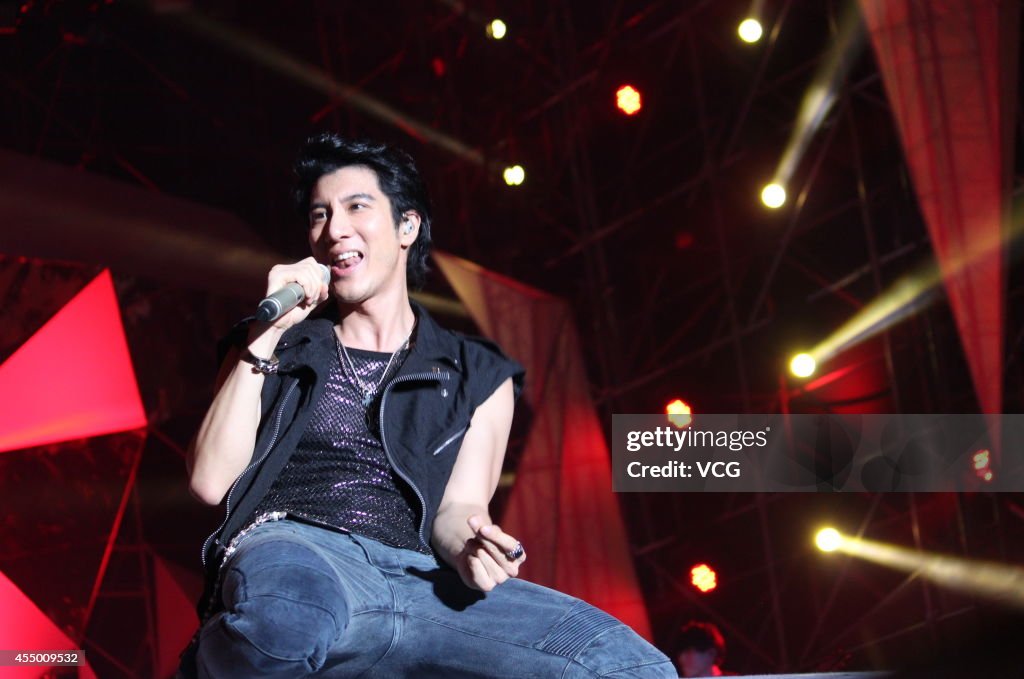 Leehom Wang Attends Shanghai West Bund Music Festival