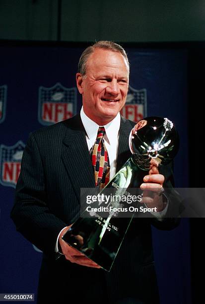 Head Coach Barry Switzer of the Dallas Cowboys holds up the Vince Lombardi Trophy prior to the Cowboy playing the Pittsburgh Steelers in Super Bowl...