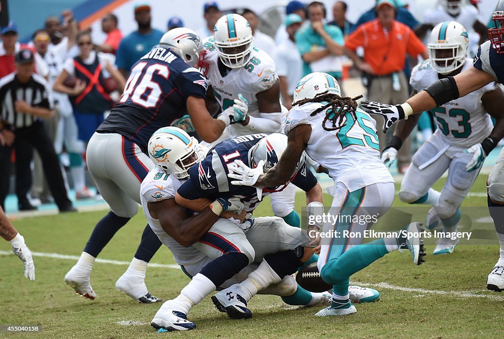 New Engald Patriots v Miami Dolphins