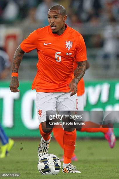 Nigel De Jong of Netherlands in action during the international friendly match between Italy and Netherlands at Stadio San Nicola on September 4,...