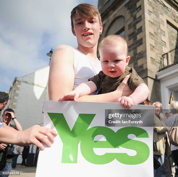 Baby Yes Hand Rise Yes Baby Photos and Premium High Res Pictures - Getty Images