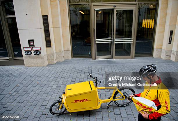 172 Consignment Service Stock Photos, High-Res Pictures, and Images ...