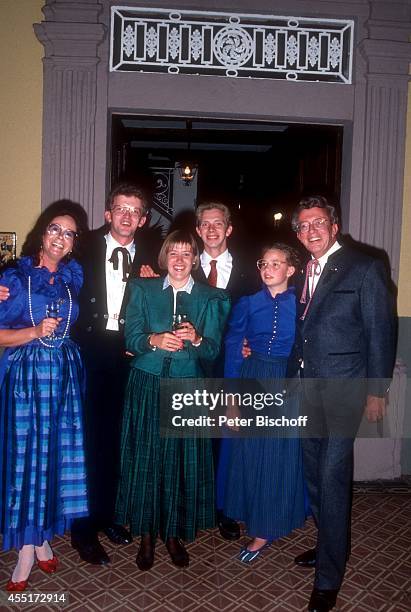 Ragnhild Heck, Sohn Nils Heckscher, Verlobte Siobhan Sheils, Thomas Kim Heckscher, Saskia Fee Isabell Heck, Dieter Thomas Heck, Schlossfest 1987 am...