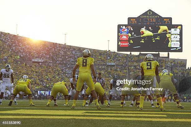 Rear view of Oregon QB Marcus Mariota calling signals during game vs Michigan State at Autzen Stadium. Eugene, OR 9/6/2014 CREDIT: Jonathan Ferrey