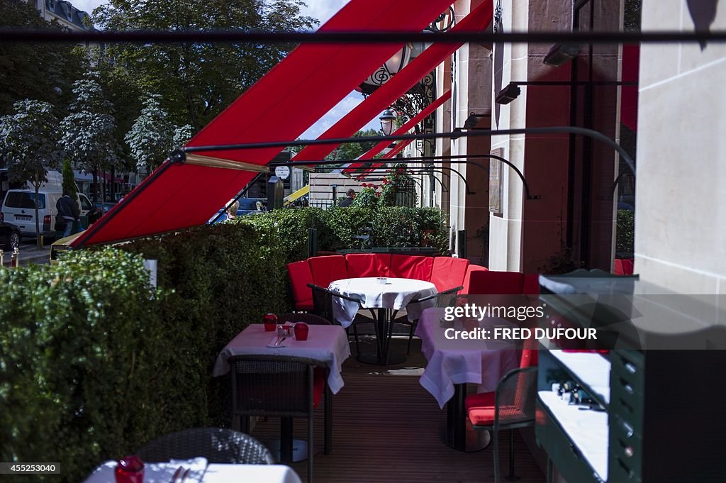 FRANCE-LUXURY- HOTEL-PLAZA-ATHENEE