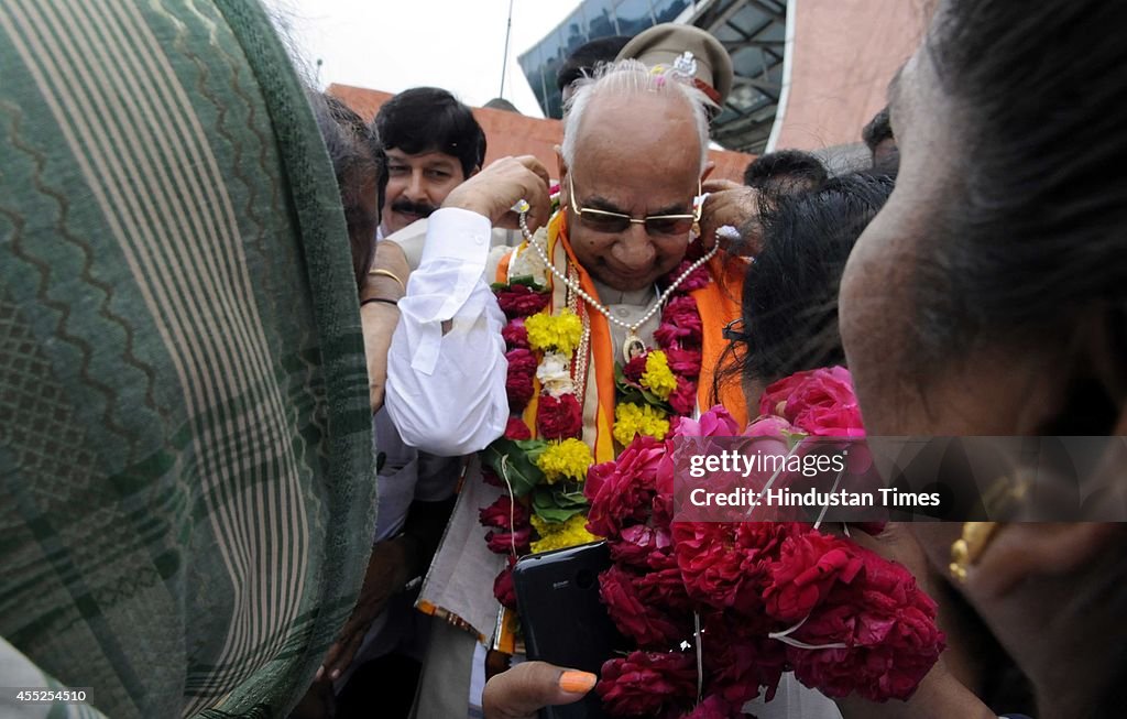 BJP Workers Welcome Haryana Governor Kaptan Singh Solanki In Indore