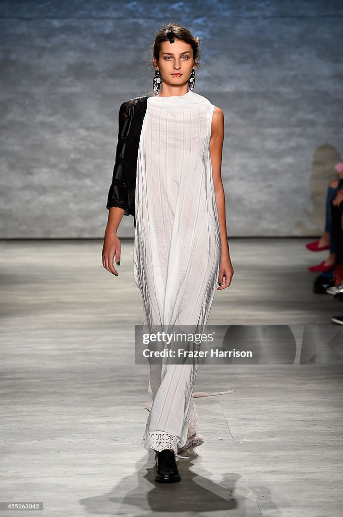 Dorin Negrau - Runway - Mercedes-Benz Fashion Week Spring 2015