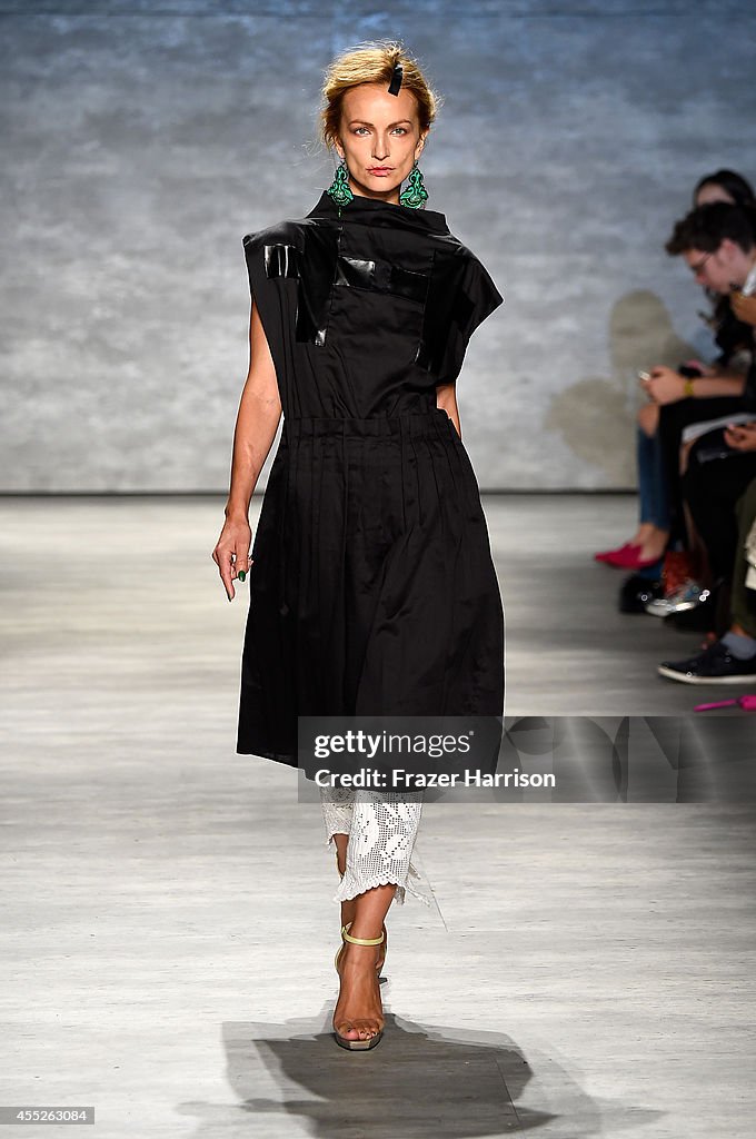 Dorin Negrau - Runway - Mercedes-Benz Fashion Week Spring 2015