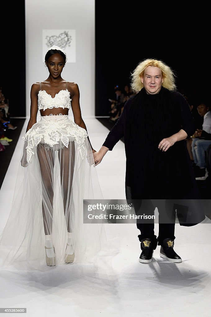 Art Hearts Fashion Presented By AIDS Healthcare Foundation - Runway - Mercedes-Benz Fashion Week Spring 2015