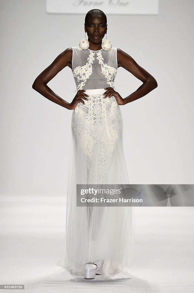 Art Hearts Fashion Presented By AIDS Healthcare Foundation - Runway - Mercedes-Benz Fashion Week Spring 2015