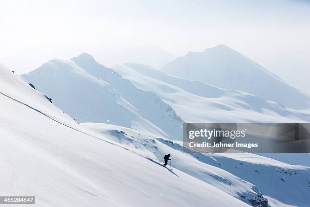 person skiing - mountain snow skiing foto e immagini stock