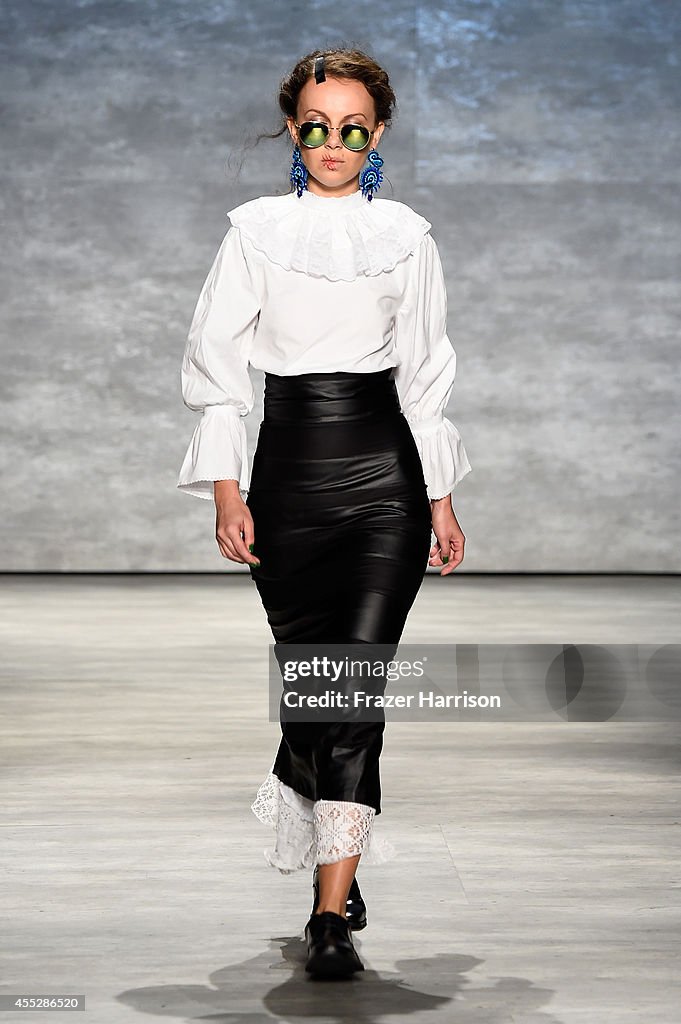 Dorin Negrau - Runway - Mercedes-Benz Fashion Week Spring 2015