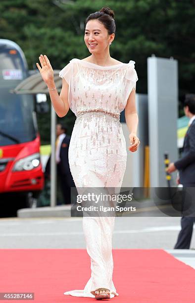 Kim Hee-Ae poses for photographs during the 9th Seoul International Drama Awards at National Theater of Korea on September 4, 2014 in Seoul, South...