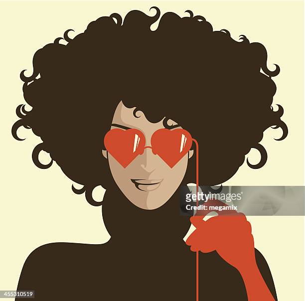 stockillustraties, clipart, cartoons en iconen met woman with heart shaped sunglasses. - gekruld haar