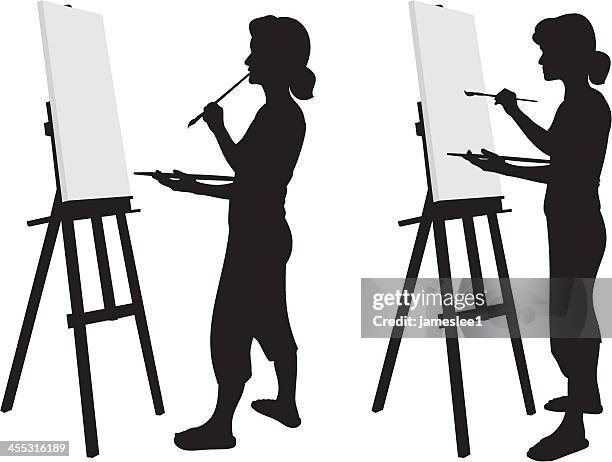 ilustraciones, imágenes clip art, dibujos animados e iconos de stock de silueta de artista - una sola mujer joven