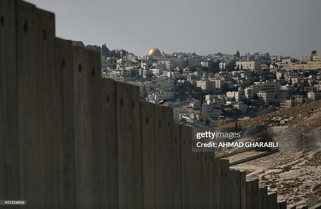 ISRAEL-PALESTINIANS-CONFLICT-WALL