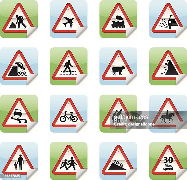 ilustrações, clipart, desenhos animados e ícones de sinal de estrada adesivos - placa de travessia de crianças