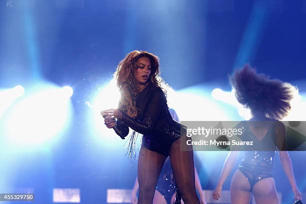 Beyonce performs during the "On The Run Tour: Beyonce And Jay-Z" at the Stade de France on September 12, 2014 in Paris, France.