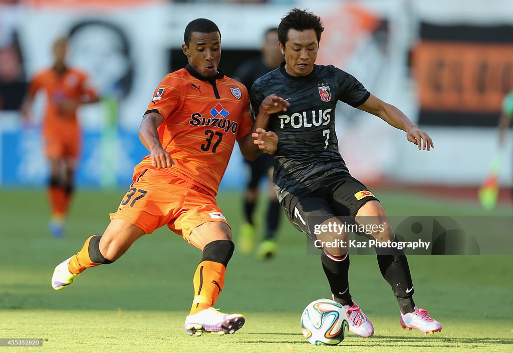 Shimizu S-Pulse v Urawa Red Diamonds - J.League 2014