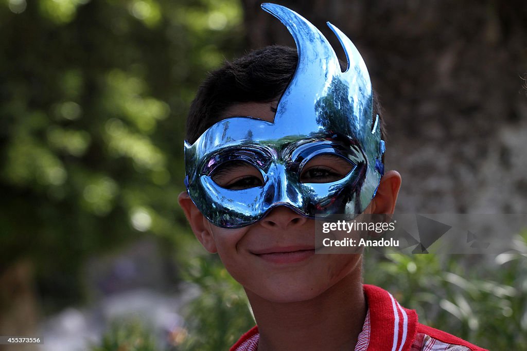 Gazaian children spring to life with painting in Gaza City