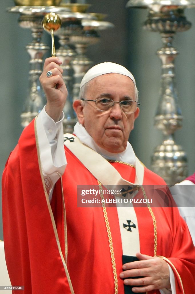 VATICAN-POPE-MASS-WEDDING