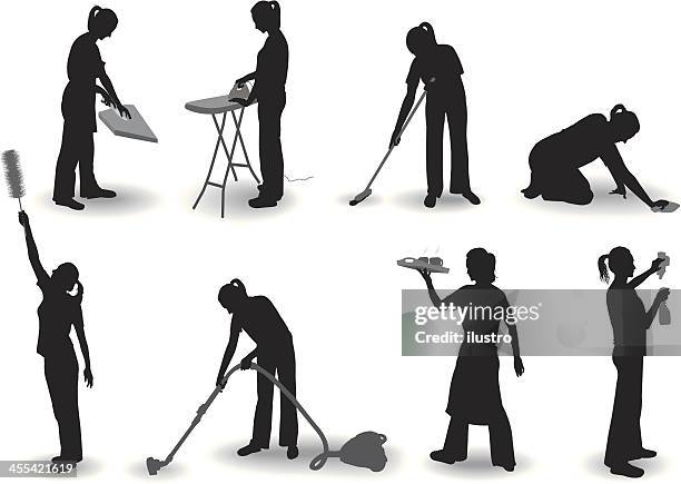 stockillustraties, clipart, cartoons en iconen met housewife - stofzuiger