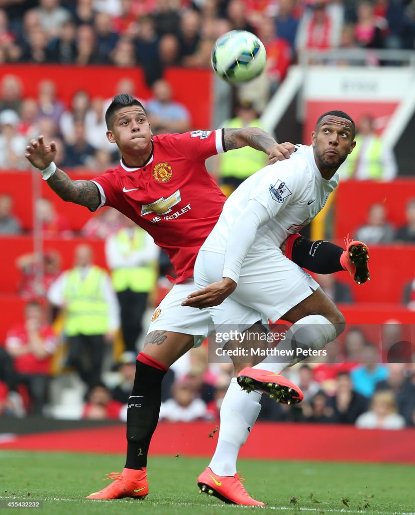 Manchester United v Queens Park Rangers - Premier League