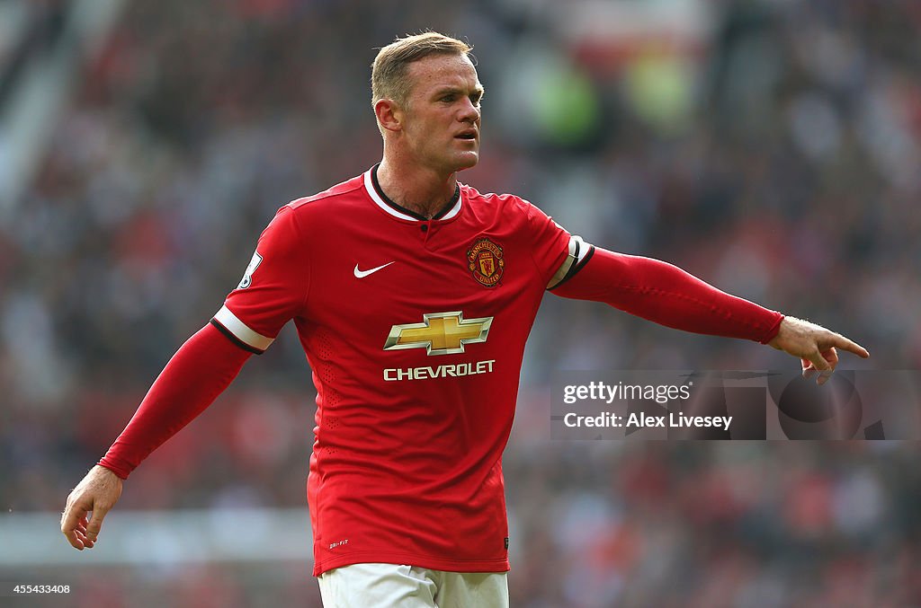 Manchester United v Queens Park Rangers - Premier League