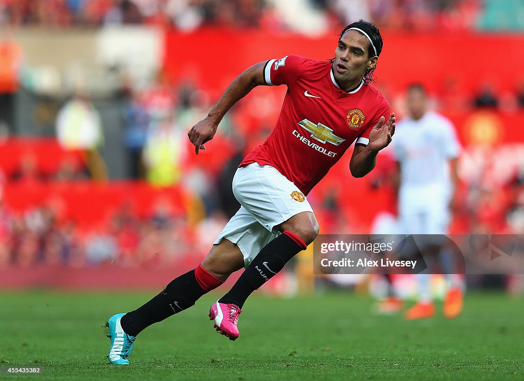 Manchester United v Queens Park Rangers - Premier League