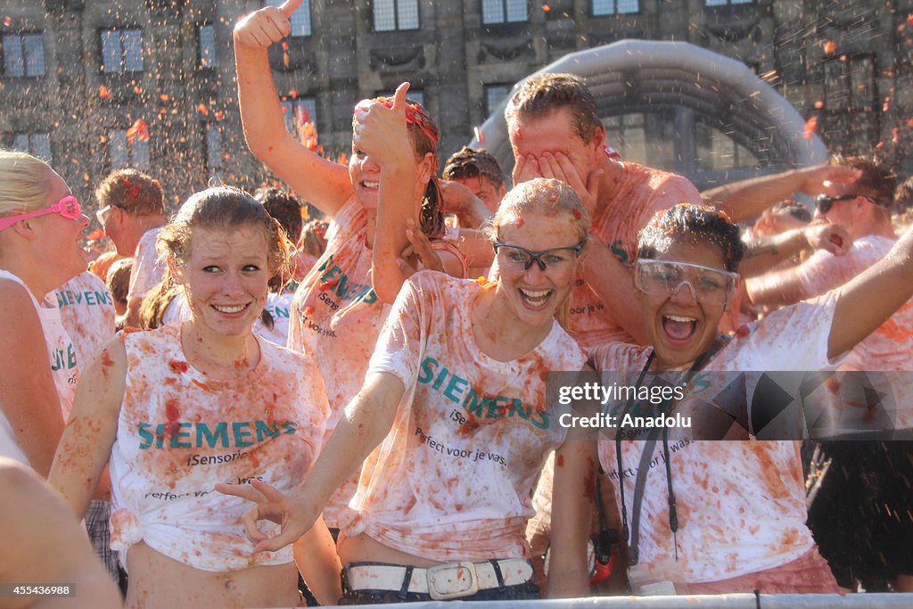 Dutch stage tomato fight against Russian sanctions