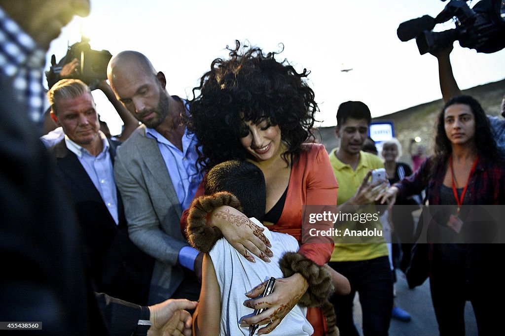 Lady Gaga arrives to Istanbul...