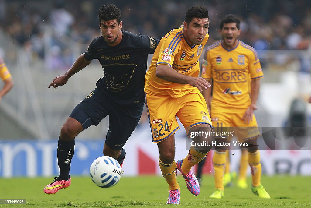 Pumas UNAM v Tigres UANL - Apertura 2014 Liga MX