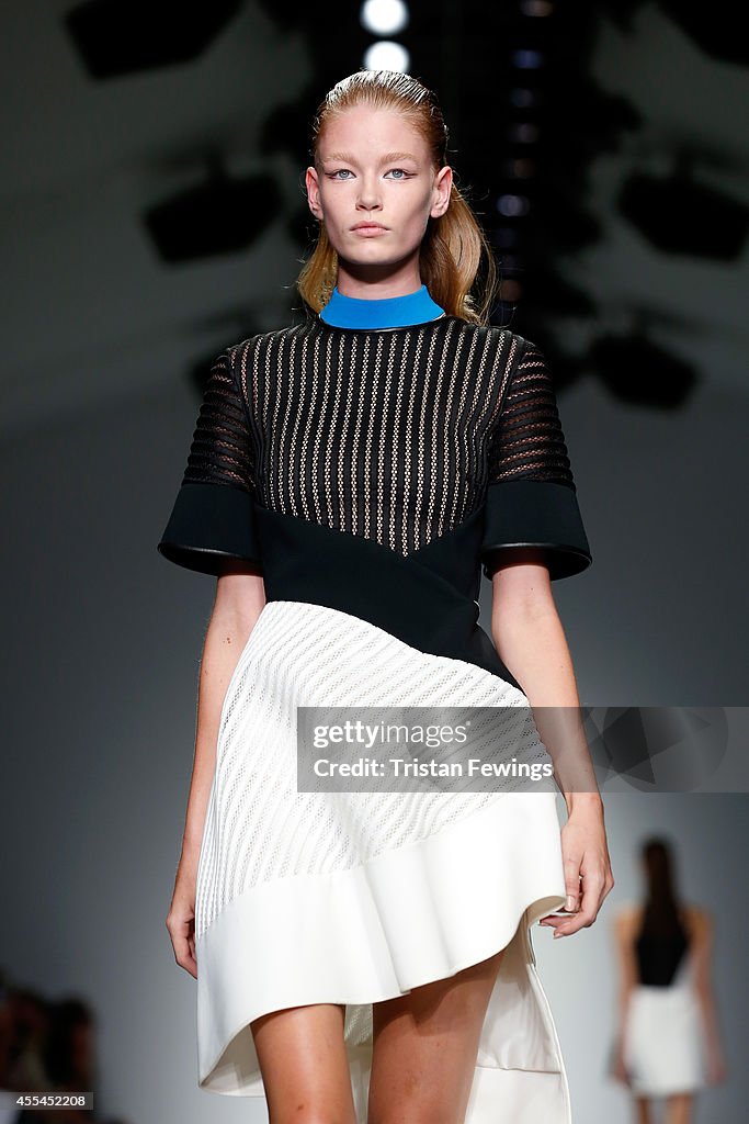 David Koma: Runway - London Fashion Week SS15