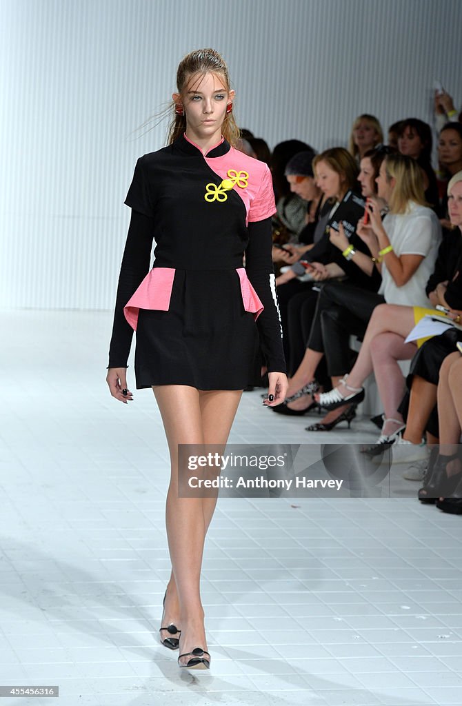 Ashley Williams: Runway - London Fashion Week SS15