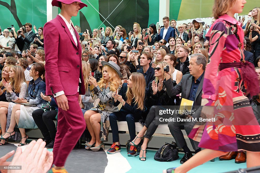 Burberry Womenswear SS15 - Front Row & Show