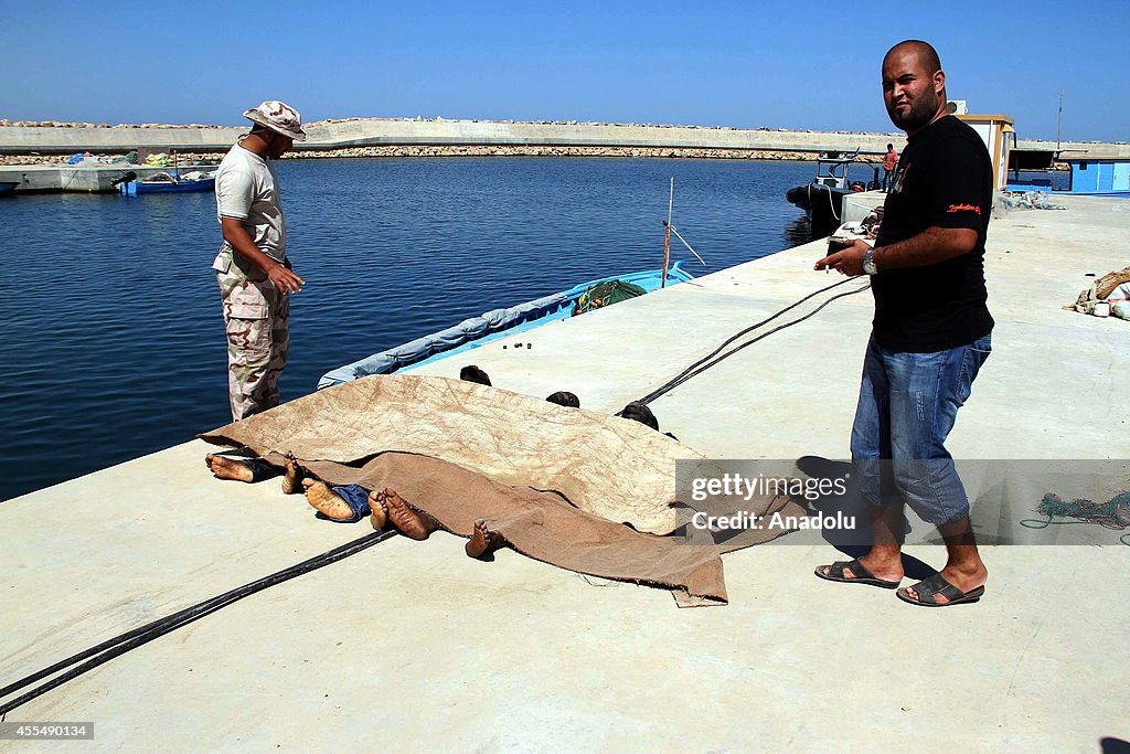 Illegal migrants missing after boat sinks off Libya