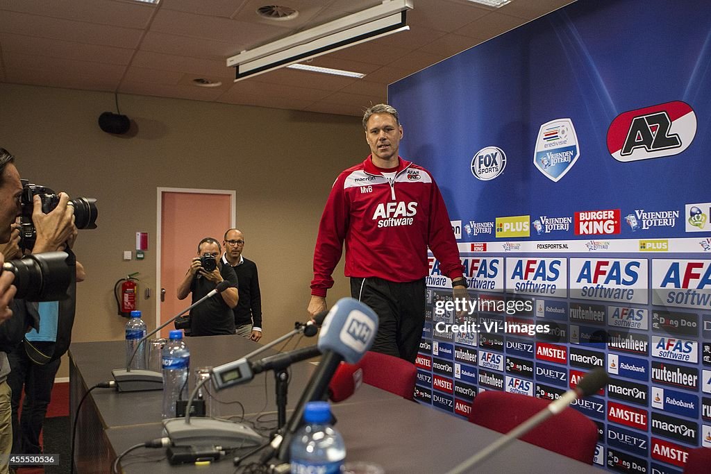 Dutch Eredivisie - "Marco van Basten change of position"