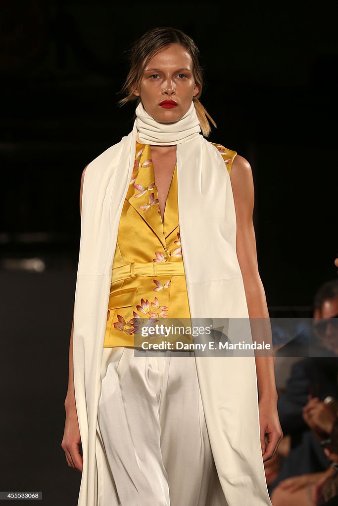 Isabel Garcia: Runway - London Fashion Week SS15