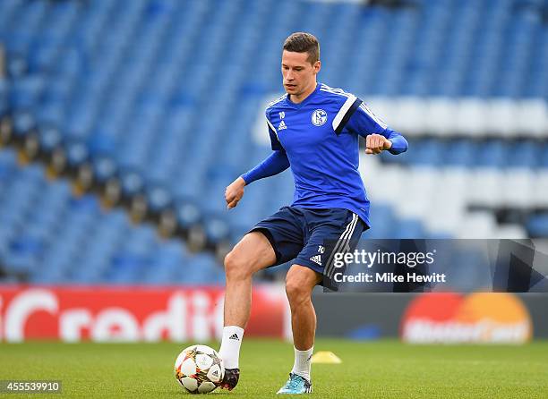 Julian Draxler of Schalke in action during a FC Schalke 04 training session ahead of the UEFA Champions League Group G match between Chelsea and FC...