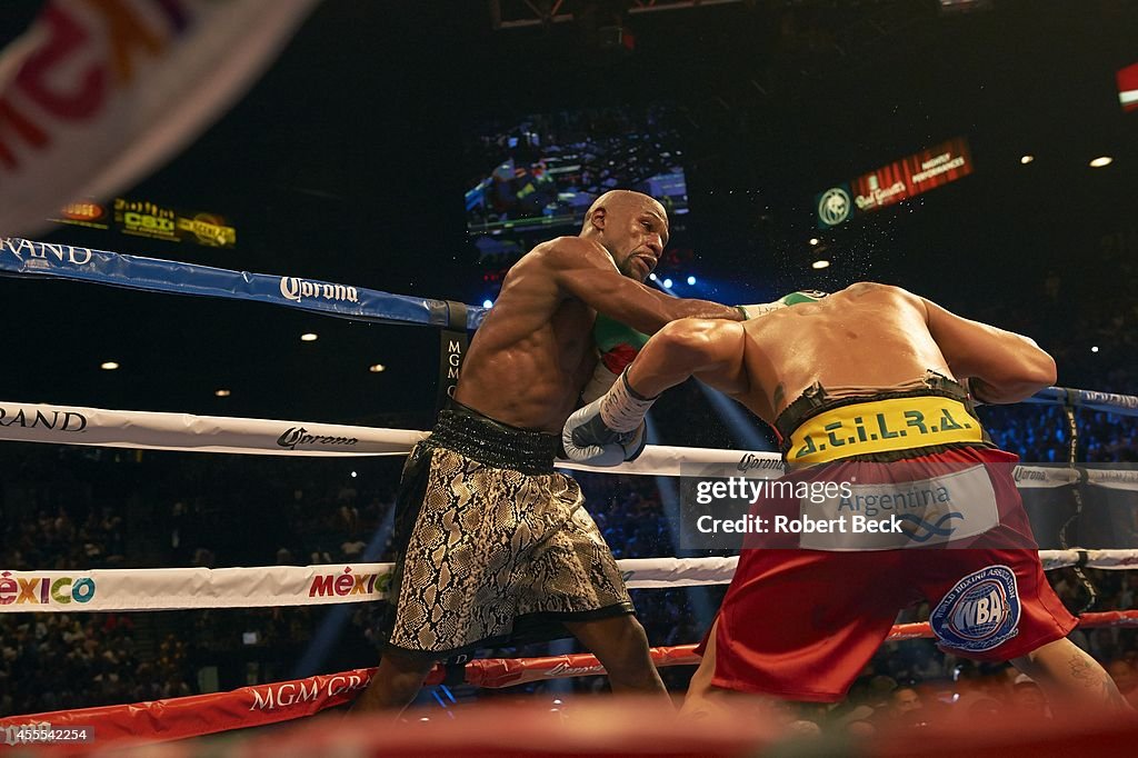 Floyd Mayweather Jr. vs Marcos Maidana, 2014 WBA Super World / WBC Welterweight Title