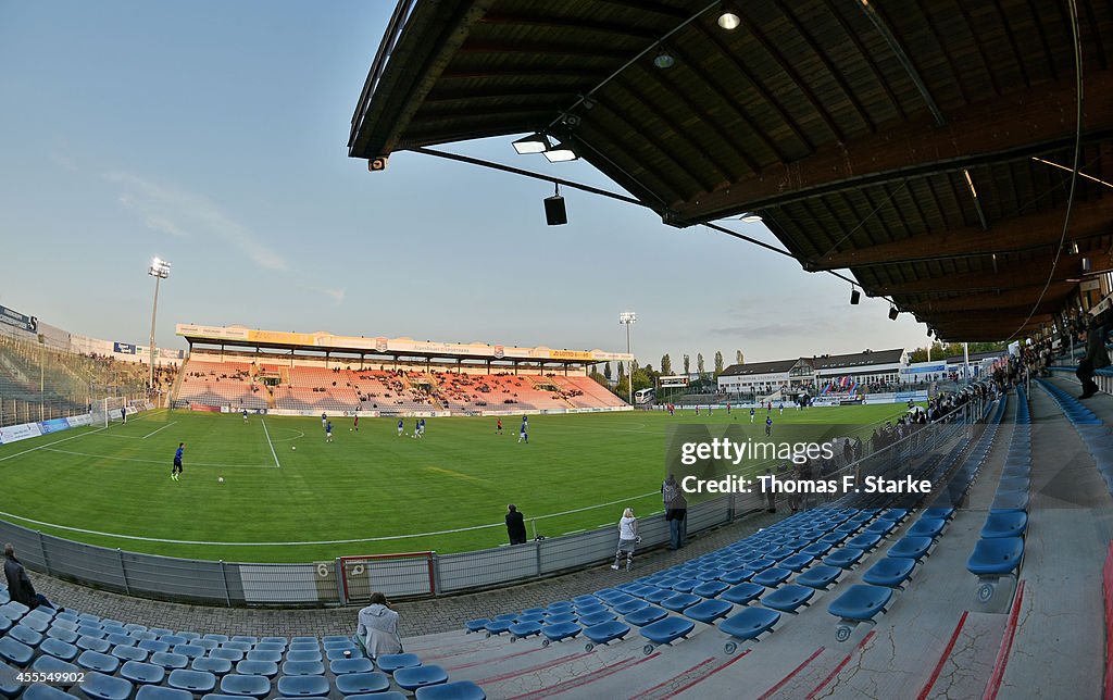 SpVgg Unterhaching v Arminia Bielefeld - 3. Liga