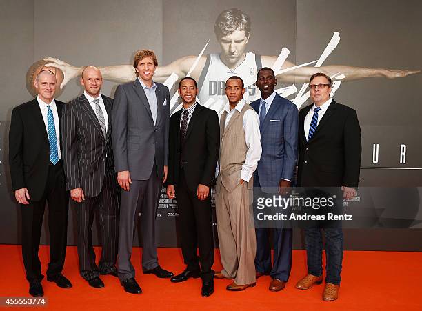 Coach Rick Carlisle with NBA players Brian Cardinal, Dirk Nowitzki, Devin Harris, Monta Ellis, Michael Finley and General Manager Dallas Mavericks...