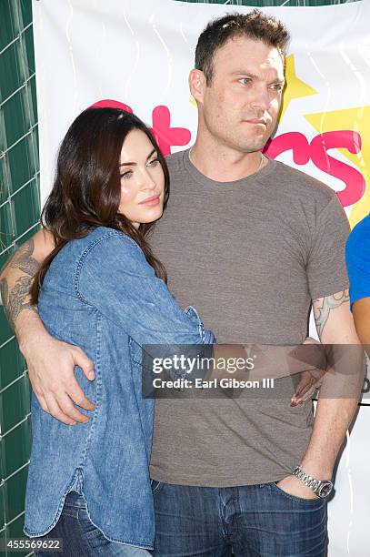 Actors Megan Fox and Brian Austin Green attend The Celebrity Source's Inaugural "Stars 4 Smiles" event at Harbor UCLA Medical Center on September 16,...