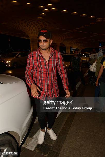 September 16: Honey Singh leaving for US for the promotion of his upcoming movie Happy New Year for a schedule of 15 days.
