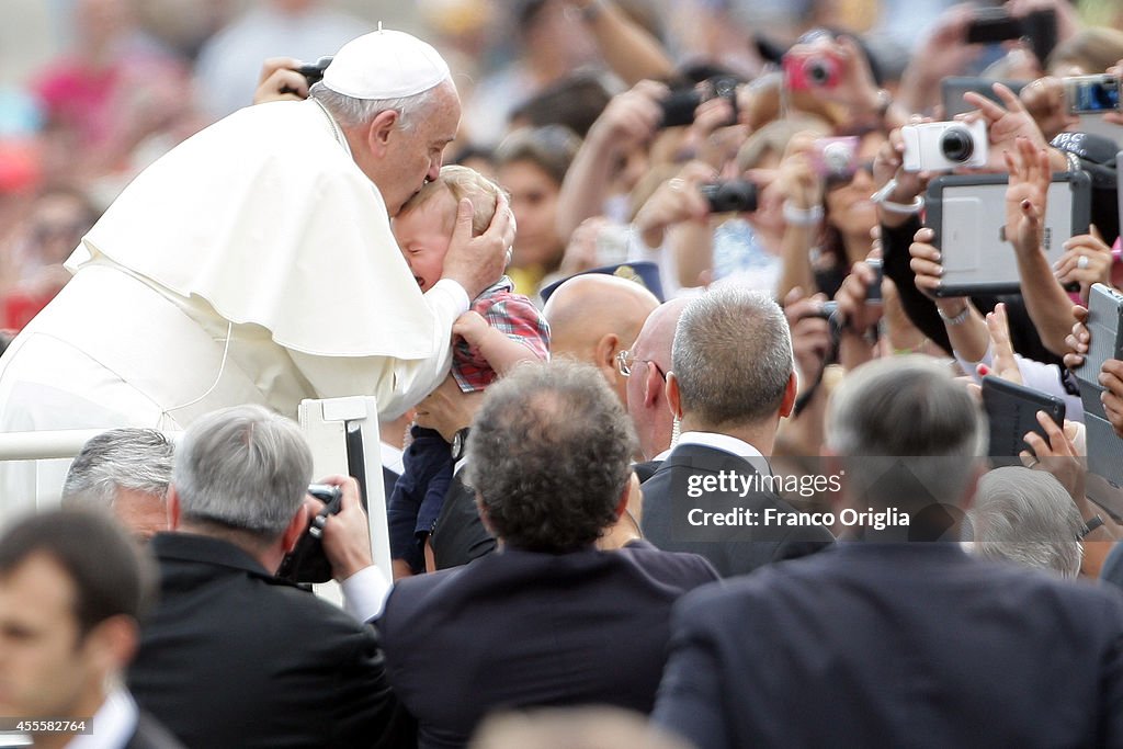 Pope Francis Holds His Weekly Audience