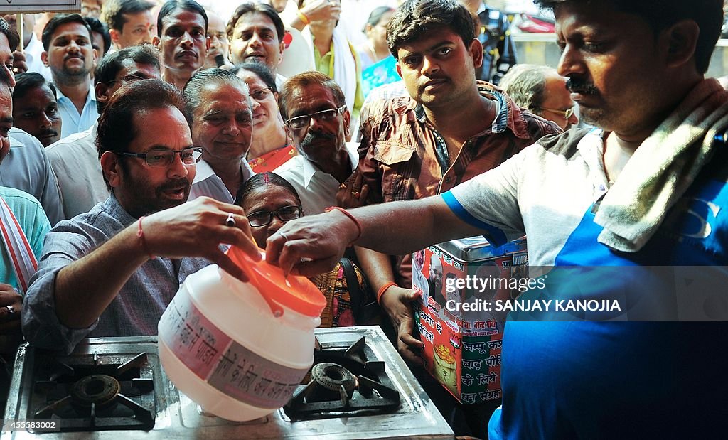 INDIA-FLOOD-DONATIONS