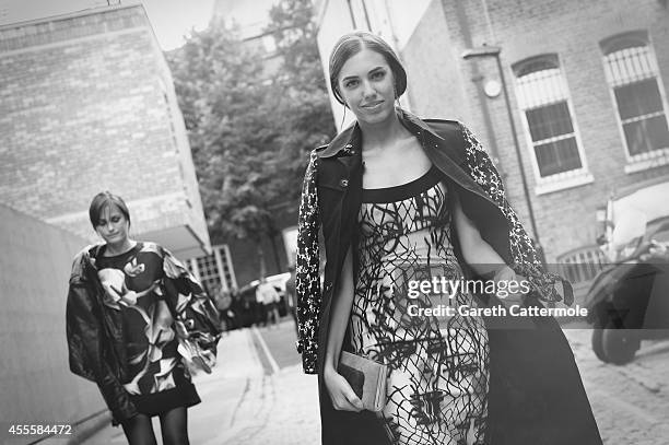 Amber Le Bon and Yasmin Le Bon arrive at the GILES show during London Fashion Week Spring Summer 2015 on September 15, 2014 in London, England.