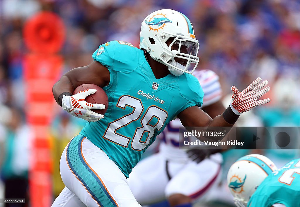 Miami Dolphins v Buffalo Bills